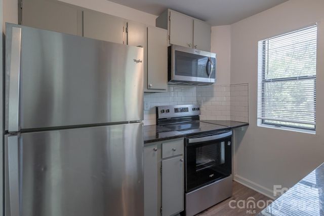 8216 Cedar Glen Drive, Charlotte, NC 28212