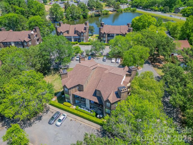 8216 Cedar Glen Drive, Charlotte, NC 28212