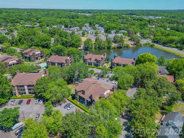 8216 Cedar Glen Drive, Charlotte, NC 28212
