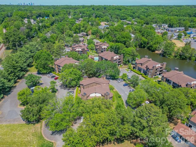 8216 Cedar Glen Drive, Charlotte, NC 28212