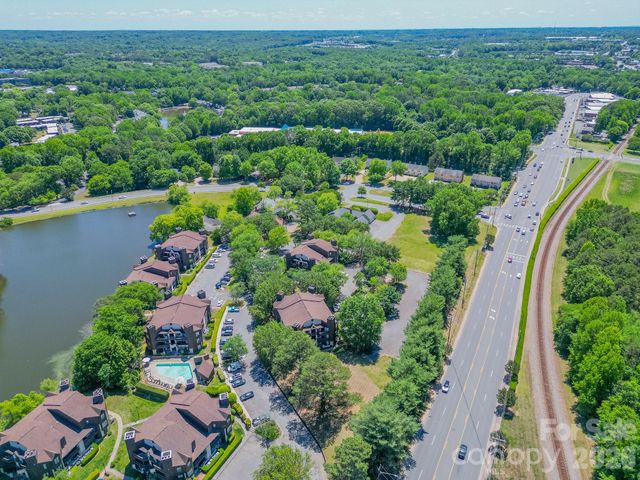 8216 Cedar Glen Drive, Charlotte, NC 28212