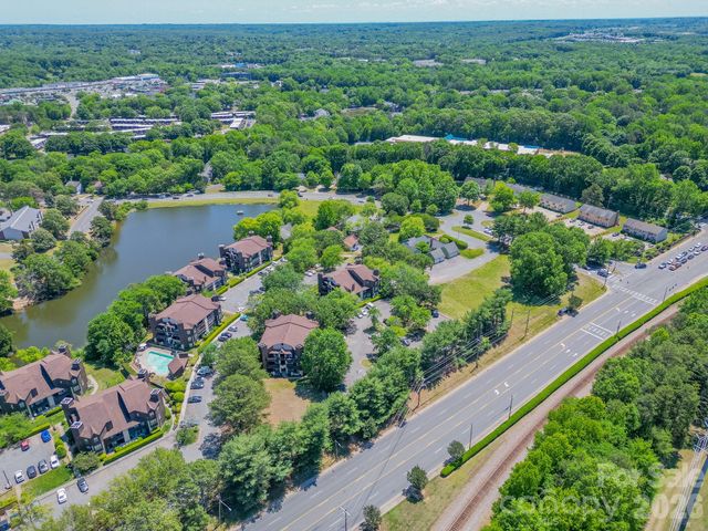 8216 Cedar Glen Drive, Charlotte, NC 28212