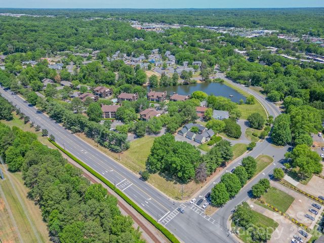 8216 Cedar Glen Drive, Charlotte, NC 28212