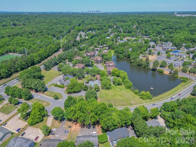 8216 Cedar Glen Drive, Charlotte, NC 28212