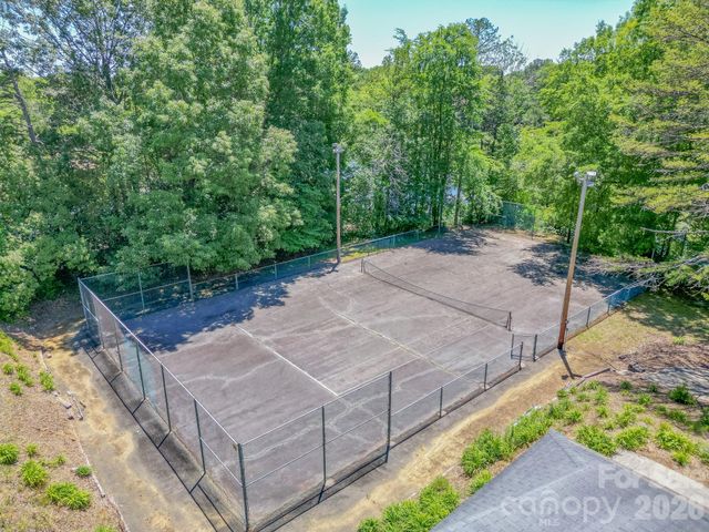 8216 Cedar Glen Drive, Charlotte, NC 28212