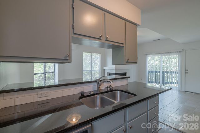 8216 Cedar Glen Drive, Charlotte, NC 28212