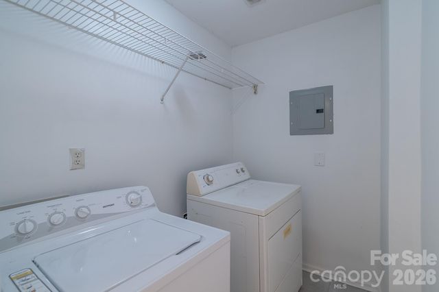8216 Cedar Glen Drive, Charlotte, NC 28212