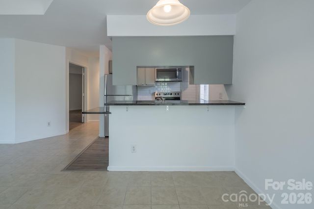 8216 Cedar Glen Drive, Charlotte, NC 28212