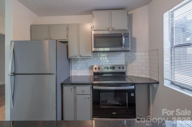 8216 Cedar Glen Drive, Charlotte, NC 28212