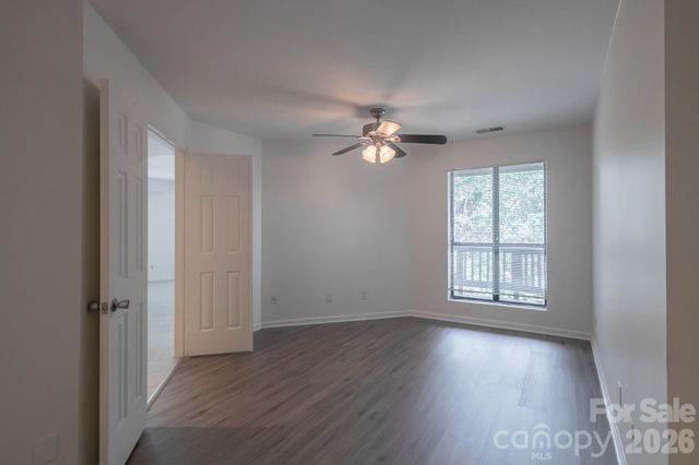 8216 Cedar Glen Drive, Charlotte, NC 28212