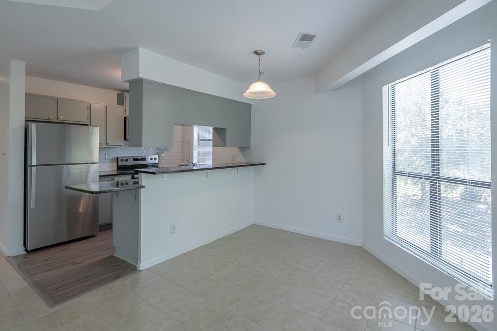 8216 Cedar Glen Drive, Charlotte, NC 28212