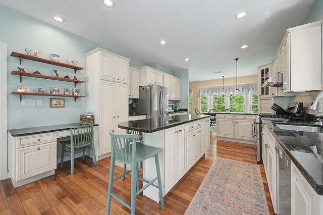 21 Conifer Lane, New London, NH 03257
