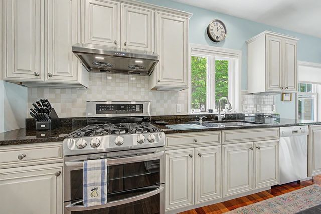 21 Conifer Lane, New London, NH 03257