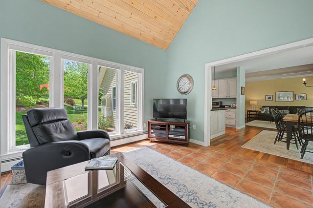 21 Conifer Lane, New London, NH 03257