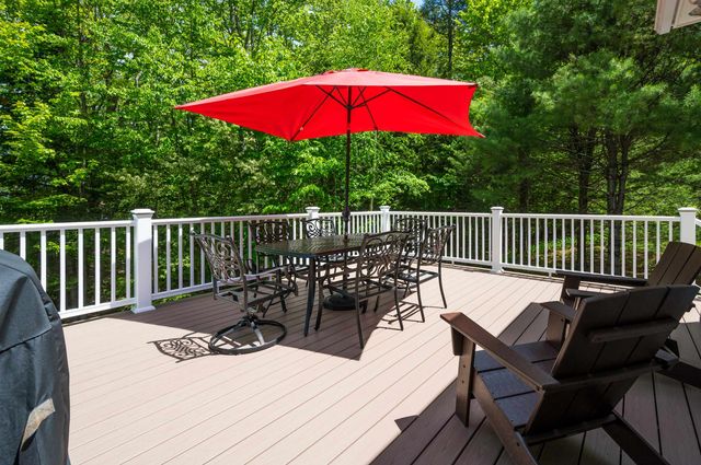 21 Conifer Lane, New London, NH 03257