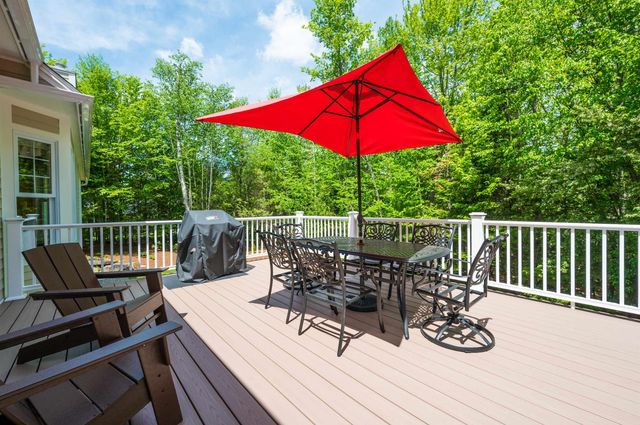 21 Conifer Lane, New London, NH 03257