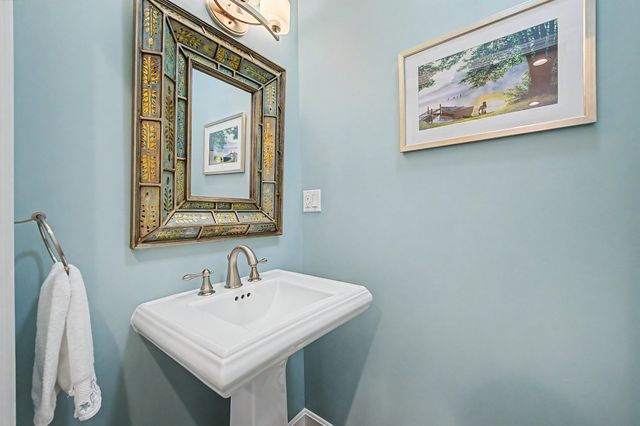 21 Conifer Lane, New London, NH 03257