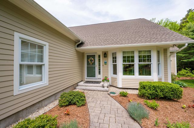 21 Conifer Lane, New London, NH 03257