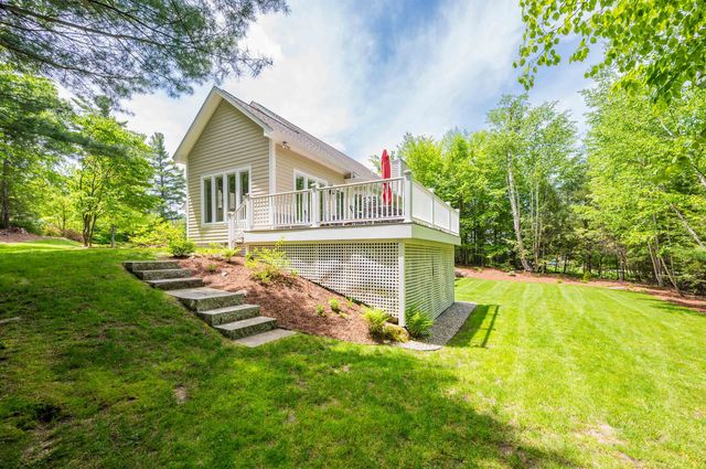 21 Conifer Lane, New London, NH 03257