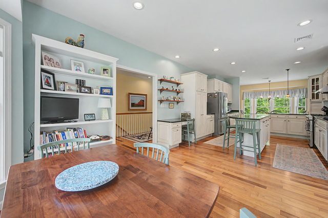 21 Conifer Lane, New London, NH 03257