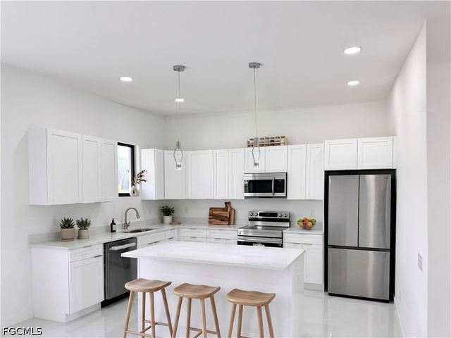 4121 NW 22nd ST, Cape Coral, FL 33993