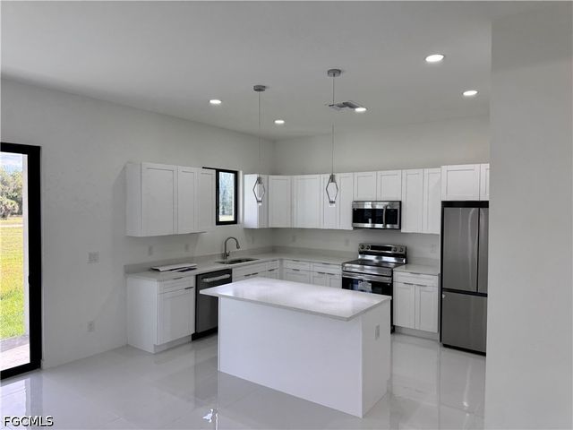 4121 NW 22nd ST, Cape Coral, FL 33993