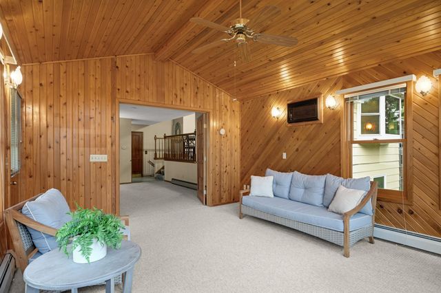 1326 21st Street W, Hastings, MN 55033