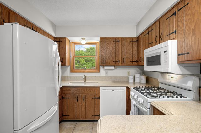 1326 21st Street W, Hastings, MN 55033