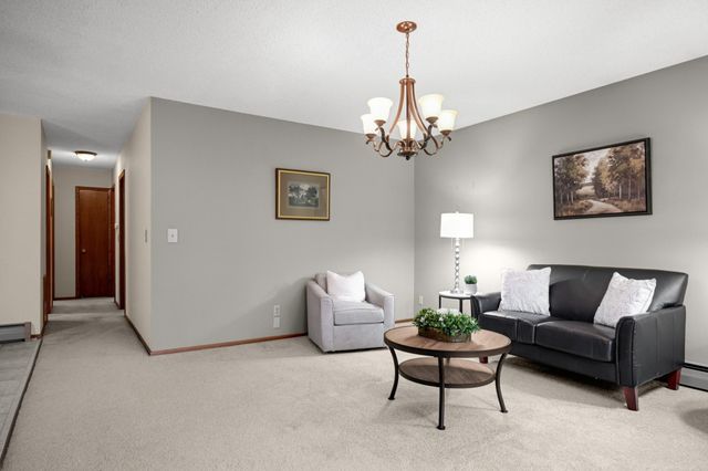 1326 21st Street W, Hastings, MN 55033