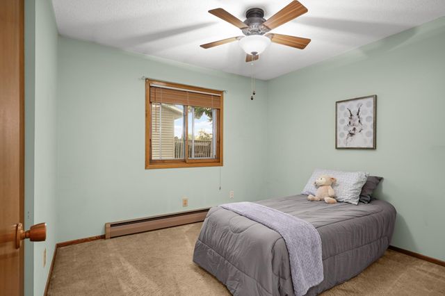 1326 21st Street W, Hastings, MN 55033