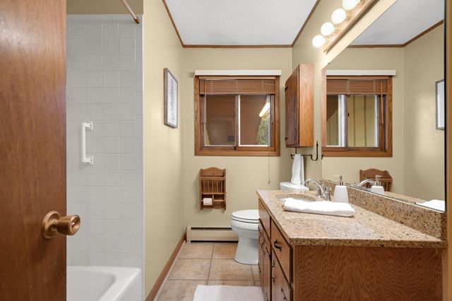1326 21st Street W, Hastings, MN 55033