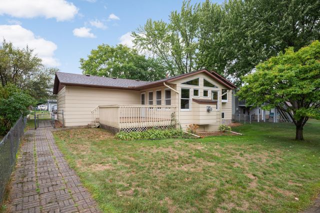 1326 21st Street W, Hastings, MN 55033