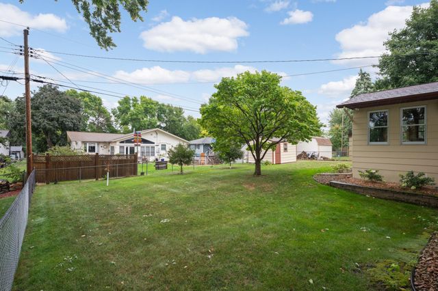 1326 21st Street W, Hastings, MN 55033
