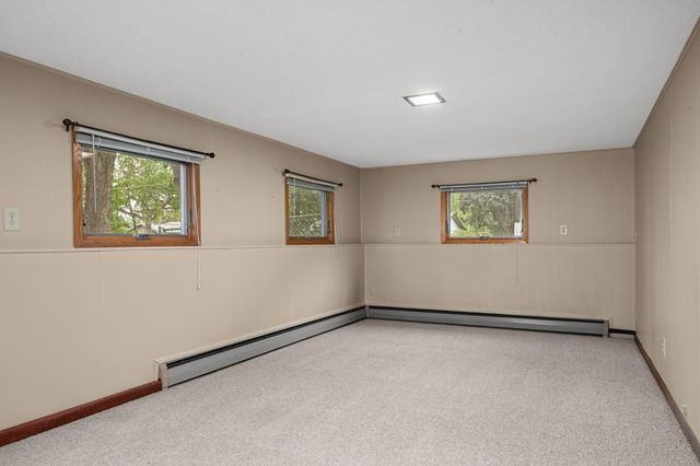1326 21st Street W, Hastings, MN 55033