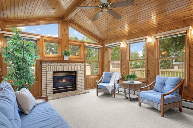 1326 21st Street W, Hastings, MN 55033