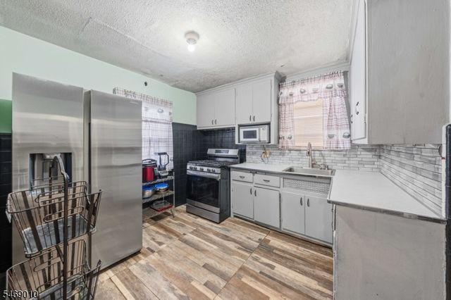 67 Philip Pl, Irvington Twp., NJ 07111