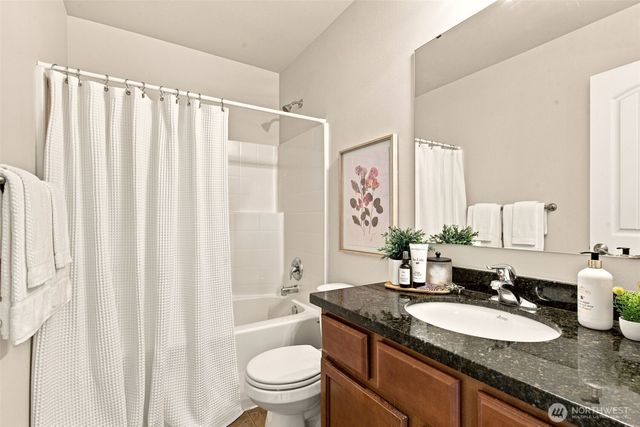 1415 Farina Loop SE, Olympia, WA 98513