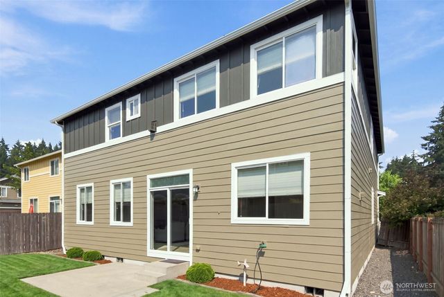 1415 Farina Loop SE, Olympia, WA 98513