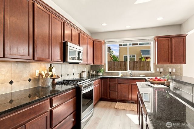 1415 Farina Loop SE, Olympia, WA 98513