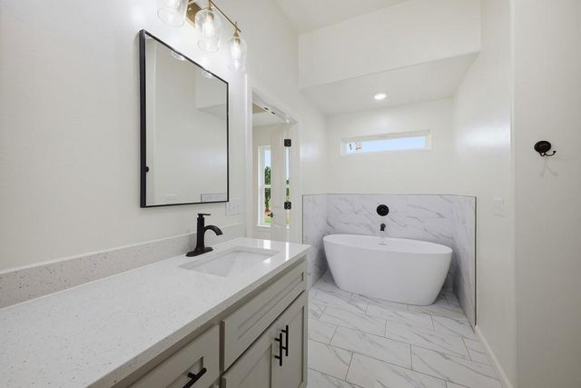 1228 Twin Oaks Drive, Blanchard, OK 73010