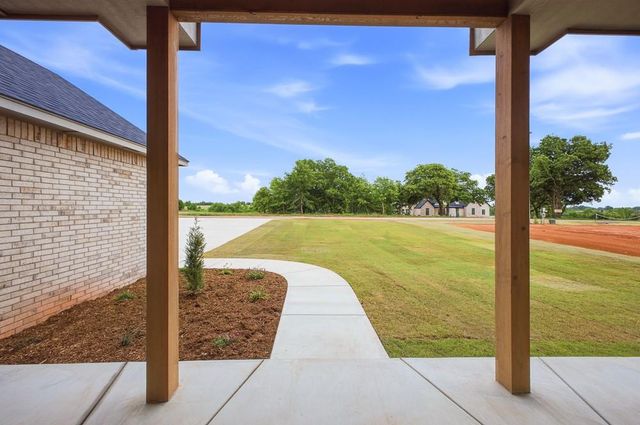 1228 Twin Oaks Drive, Blanchard, OK 73010