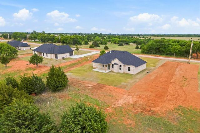 1228 Twin Oaks Drive, Blanchard, OK 73010