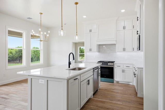 1228 Twin Oaks Drive, Blanchard, OK 73010