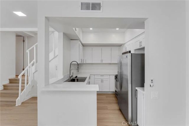 5142 Zelzah 25, Encino, CA 91316