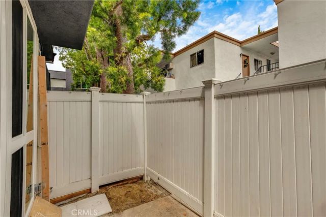 5142 Zelzah 25, Encino, CA 91316