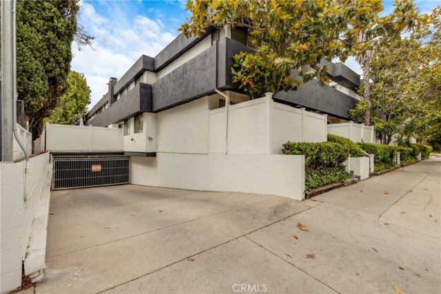 5142 Zelzah 25, Encino, CA 91316