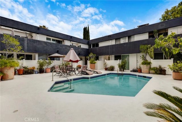5142 Zelzah 25, Encino, CA 91316