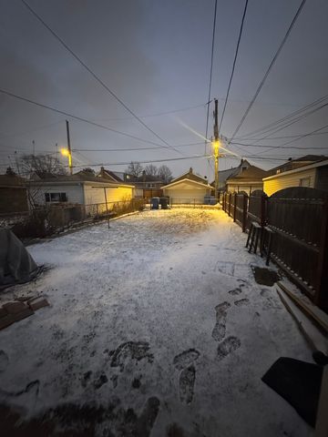 3945 W 55th Place, Chicago, IL 60629