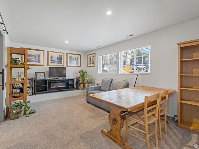 9078 S DAYBREAK DR, Sandy, UT 84093