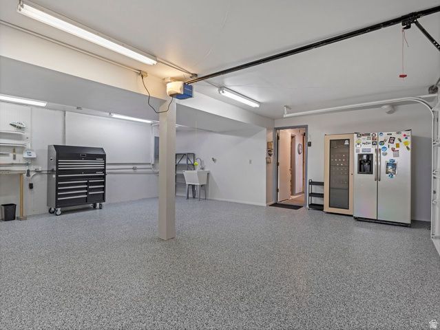 9078 S DAYBREAK DR, Sandy, UT 84093